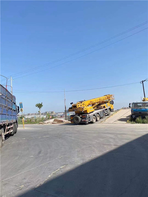 路南区25吨吊车的租赁价格大概是多少？